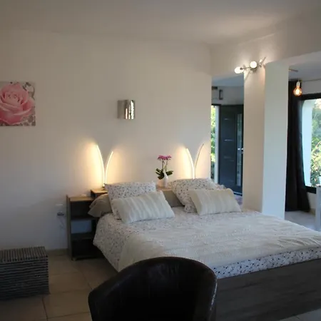 Les Jasmins Apartament *