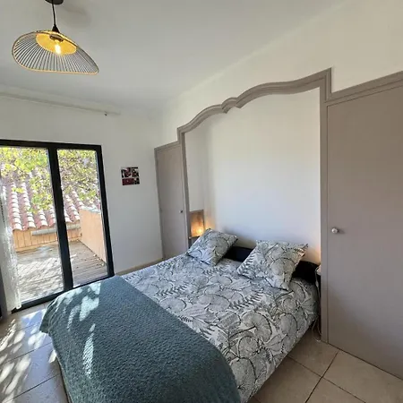 Les Jasmins Apartment