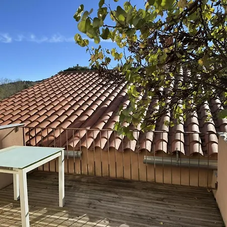 Les Jasmins Apartment *