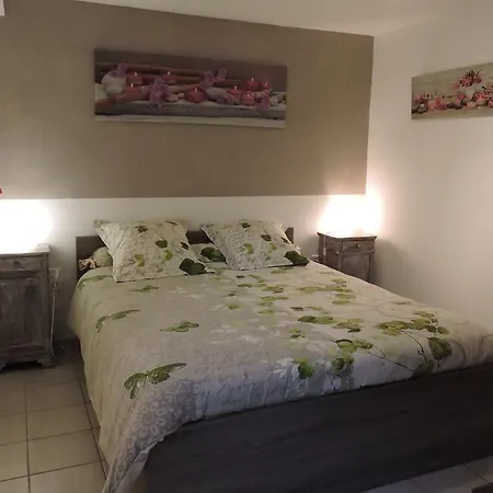 Les Jasmins Apartment